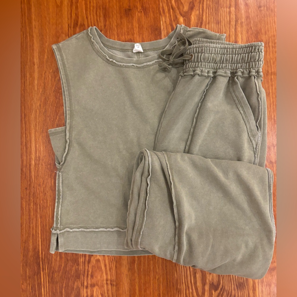 Anthropologie sweat set!